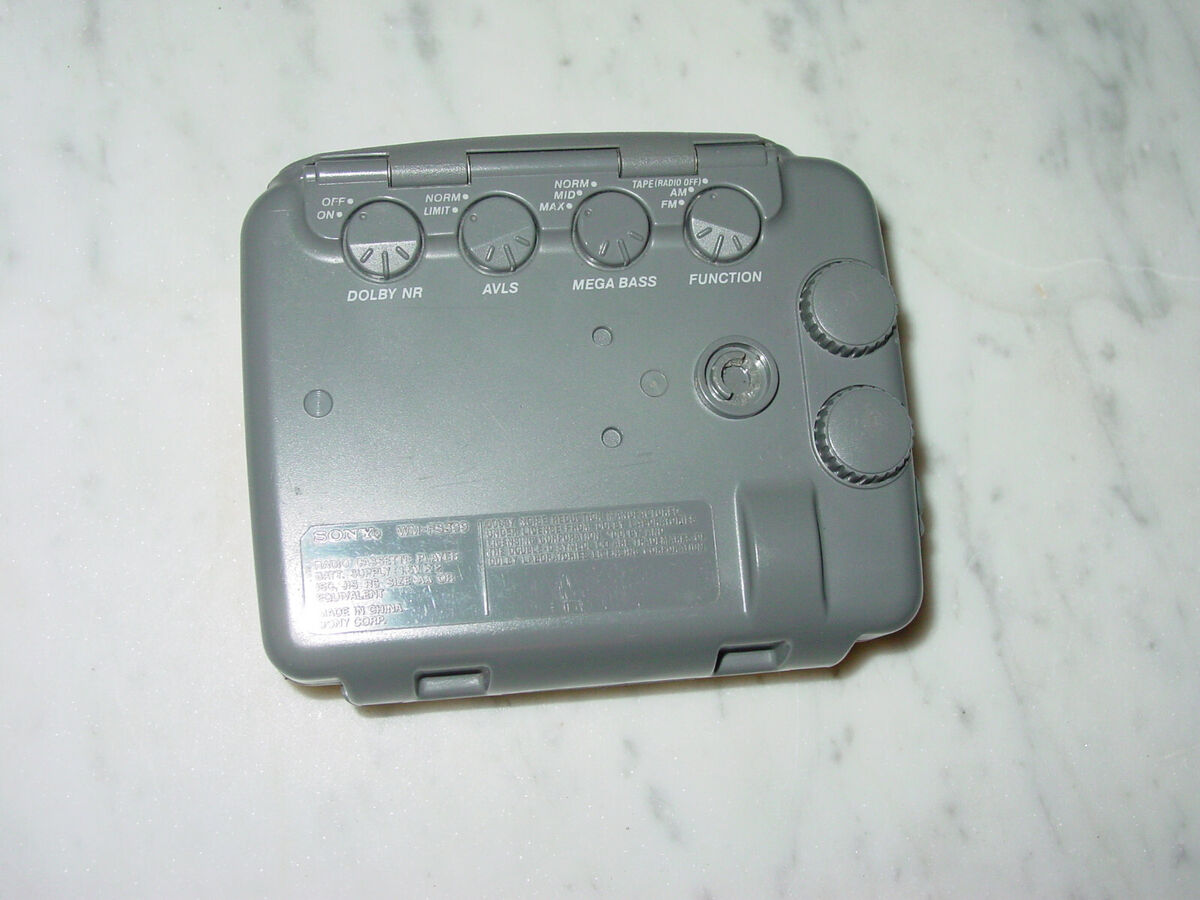 Vintage Sony Sports Walkman WM-FS399 Cassette Player AM FM Vintage Sony Sports Walkman WM-FS399 Cassette Player AM FM