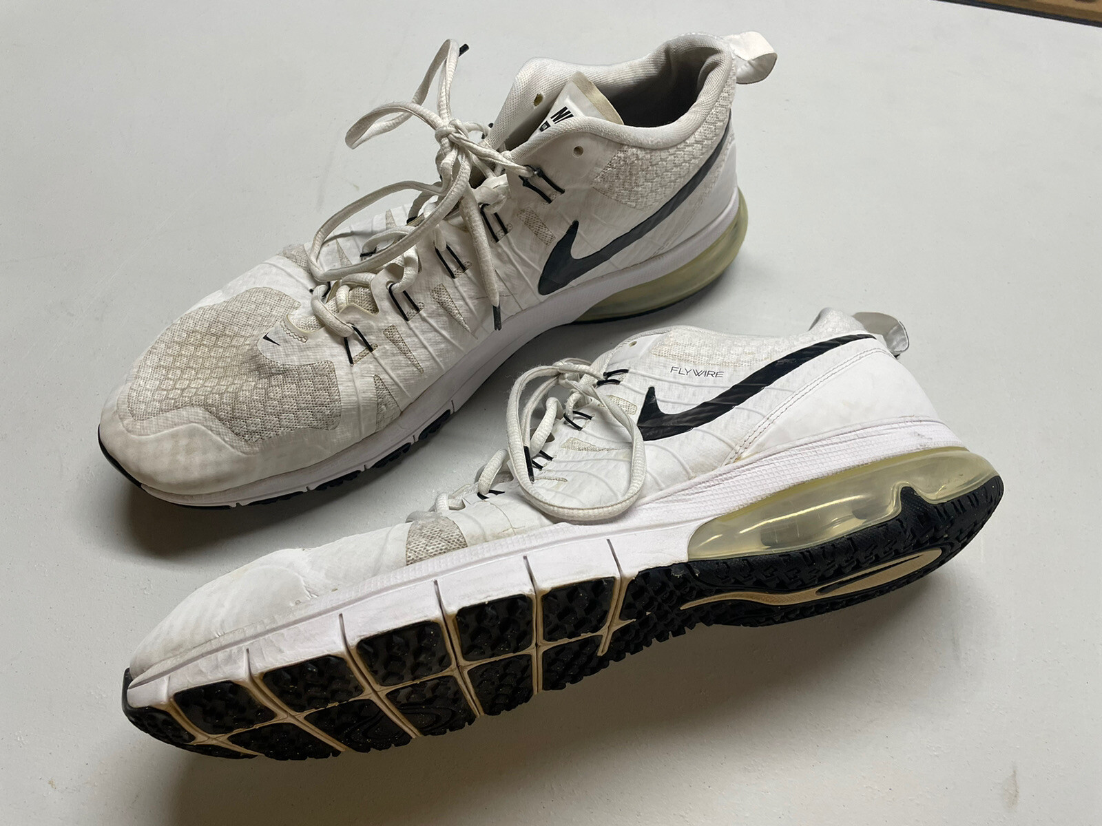 nike tennis shoes size 15