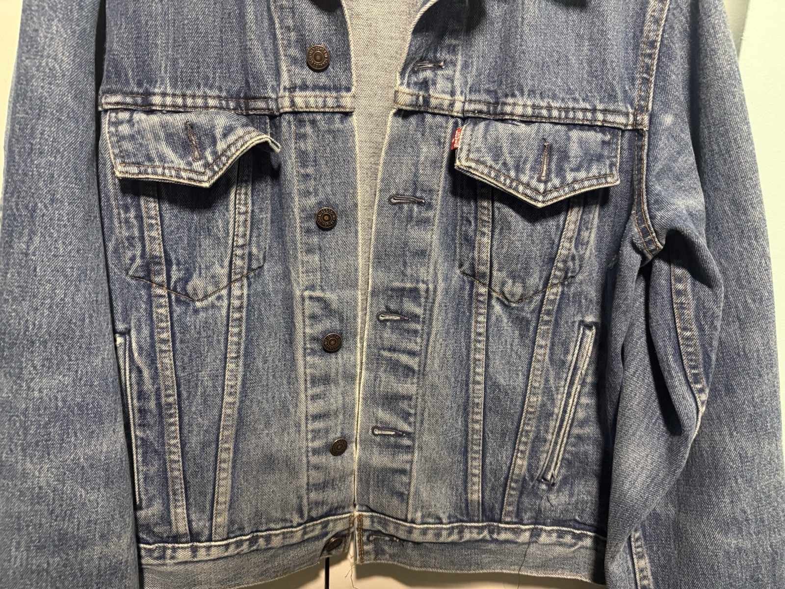 VTG Levi's Denim Trucker Jacket 70506 Type III Size 44 Woman’s L 1970s Product thumbnail 4