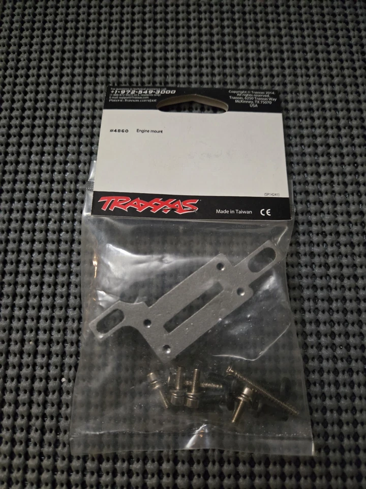 Traxxas Nitro 4Tec Pro. 15 2.5 2.5R 3.3 Engine Mount NEW - Image 3 of 3