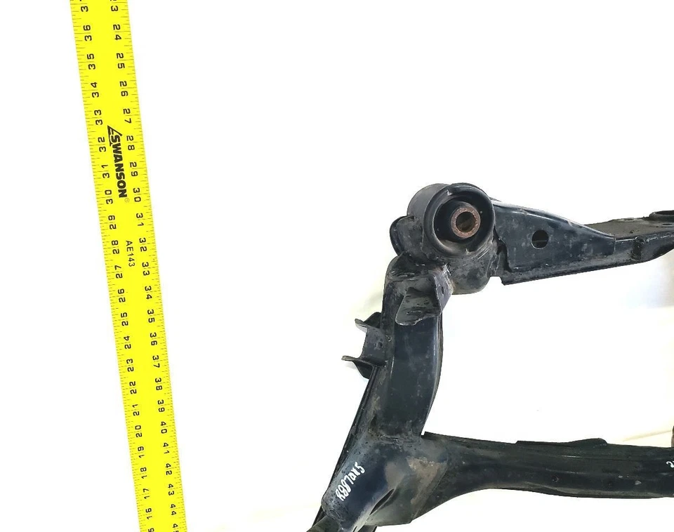 Nissan 240SX S13 1990 escotilla OEM suspensión trasera marco K travesaño Foto 2 de 4