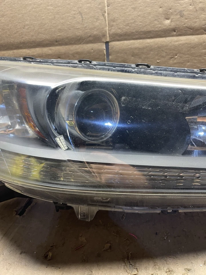 Оригинальная правая галогенная фара для седана Honda Accord 2013 2014 2015 годов выпуска #A366 - Изображение 3 из 4