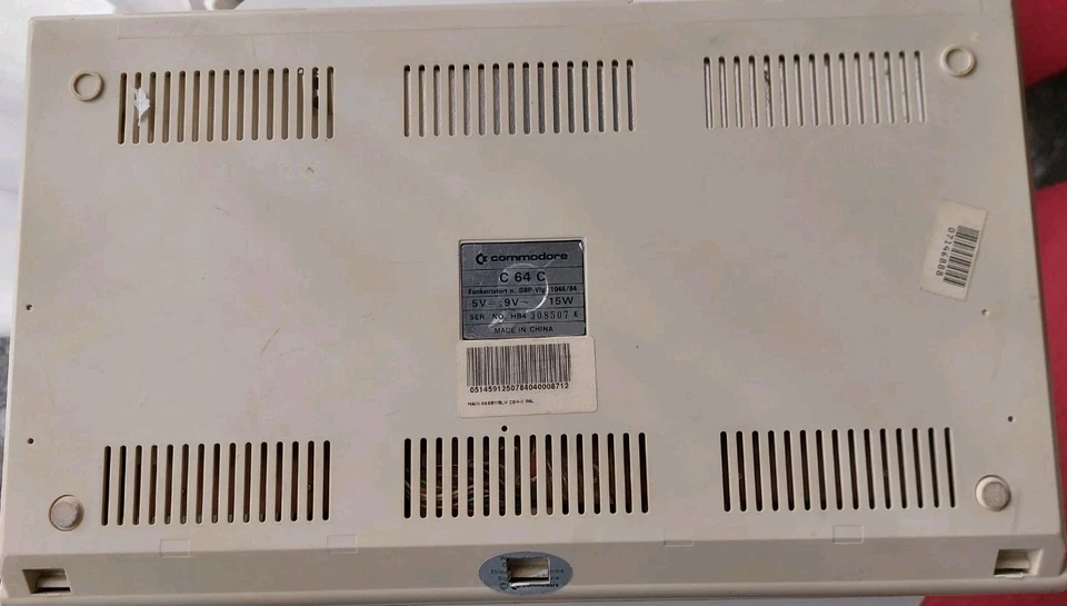 Commodore C 64 C - computer vintage - Immagine 2 di 4
