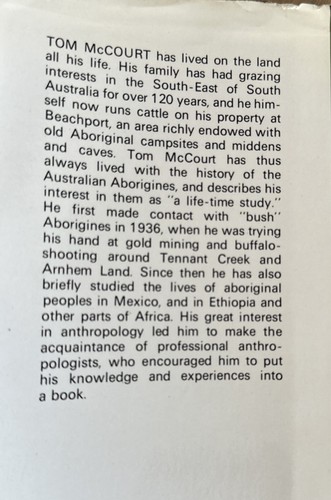 "ABORIGINAL ARTEFACTS" by Tom McCourt. Vintage 1975 in excellent condition. - Picture 7 of 11