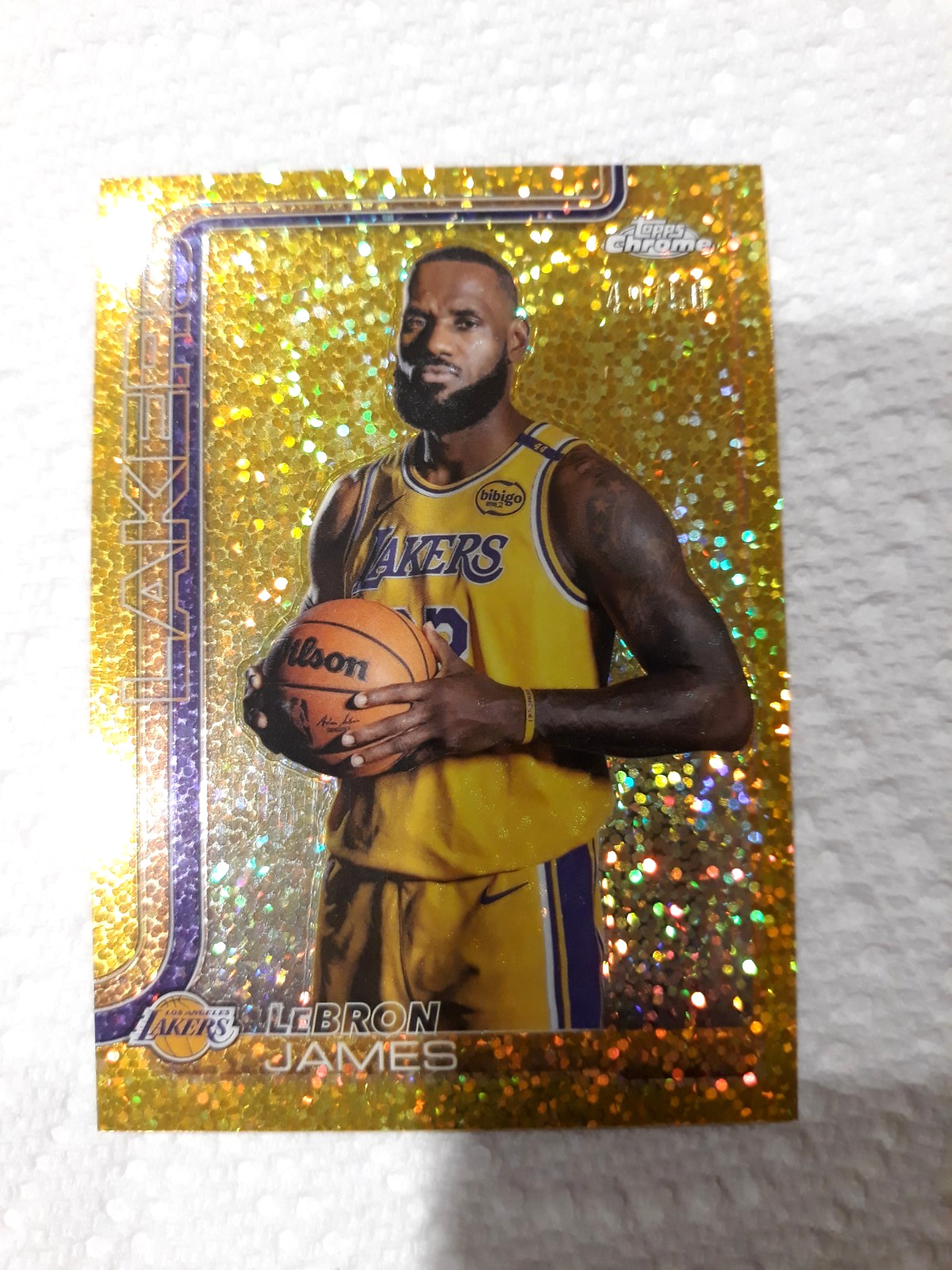 2025/26 TOPPS CHROME GOLD SPECKLE IMAGE VARIATION (#49/50) - LEBRON JAMES - SSP