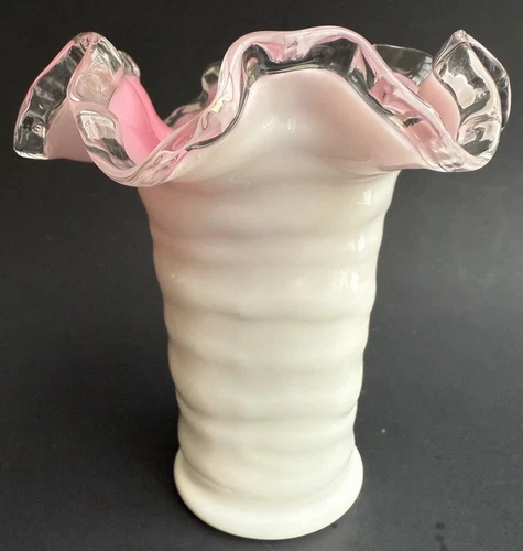 Vintage FENTON Peach Crest Ribbed Pink Cased Glass Ruffled Edges Vase 5 1/2"tall