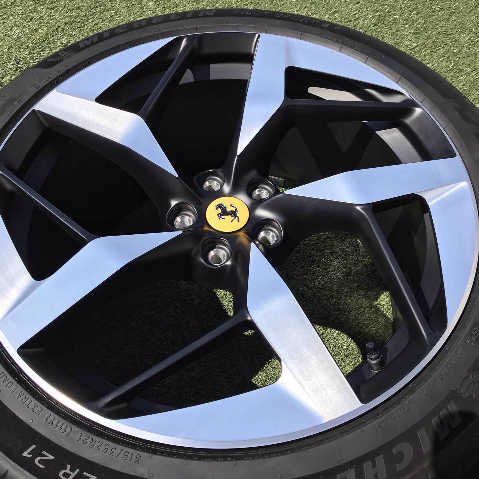 FERRARI 12 CILINDRI WHEELS TIRES NEW TAKE OFFS SET GENUINE FACTORY 21 775790