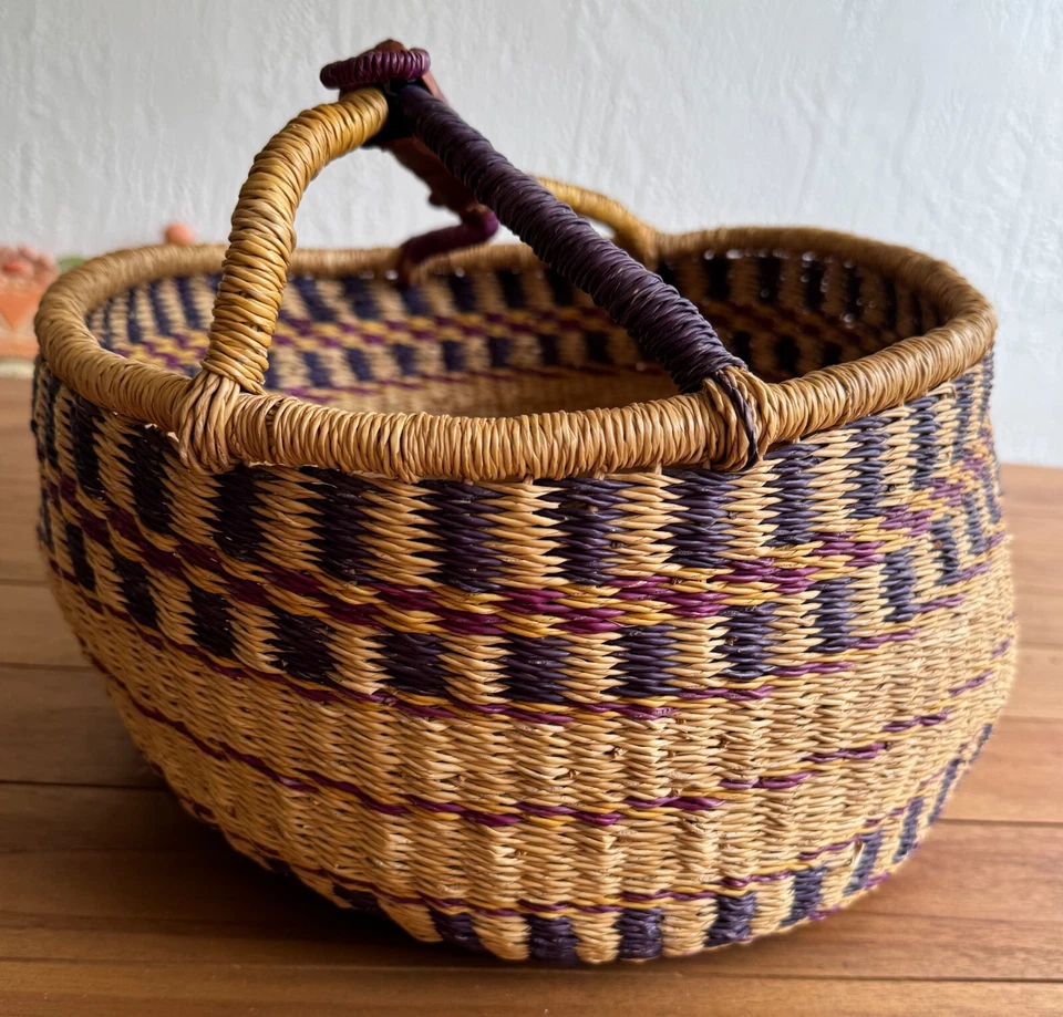 Винтажная большая тканая африканская рыночная корзина Bolga Ghana с кожаной ручкой 16 дюймов - Изображение 3 из 4