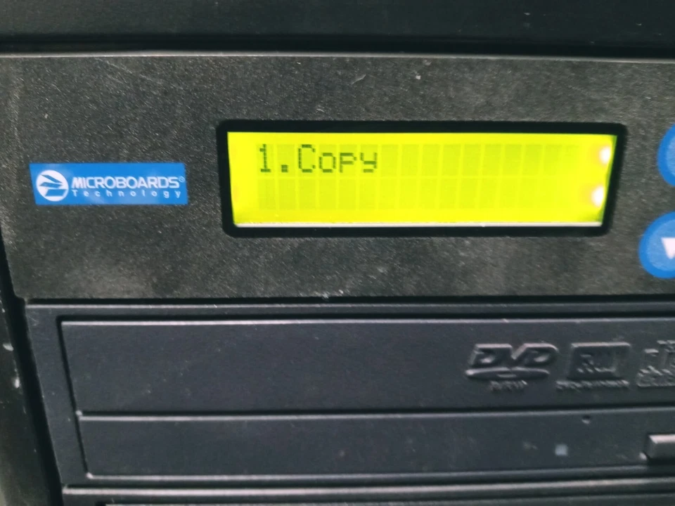 Microboards Technology CD - DVD Duplicator Quic Disc QD123 1:3 Disc Copier - Image 2 of 4