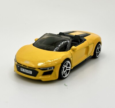 Audi R8 Spyder V10 イエロー ミニカー Audi R8 Spyder V10 イエロー ミニカー AUDI R8 Spyder V10