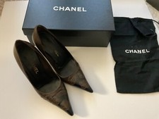 Vintage Chanel Classic Pump Brown w Black Camellia Toe - Size 6 - For Collectors
