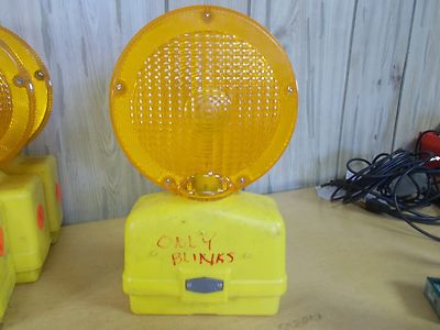 Amber Blinking Barrier Construction Road Lights (Hazard) Flex-O-Lite Signal Para