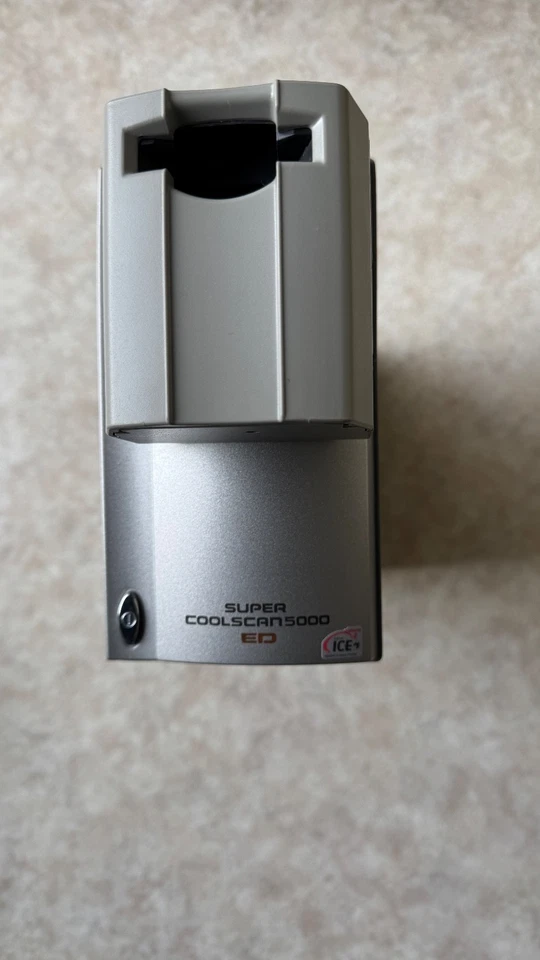 Nikon SUPER COOLSCAN ED-5000 mit Slidefeeder SF-210 und Zubehör - Bild 3 von 4