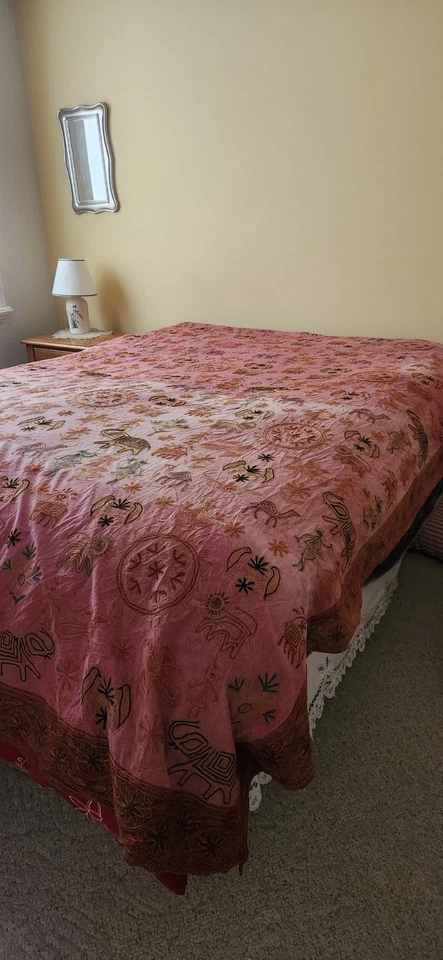 Colcha tapiz indio textil reina rosa degradado bordado camello elefante Foto 2 de 4