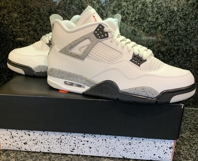 Jordan 4s
Size 11.5
Like new 
Worn once 
Box included Size 11.5 Jordan 4s retro midnight navy Worn these... | Depop main image 3