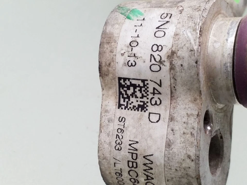 Manguera de tubo de aire acondicionado Volkswagen Tiguan 2014 5N0820743D diésel 110 kW Foto 4 de 4