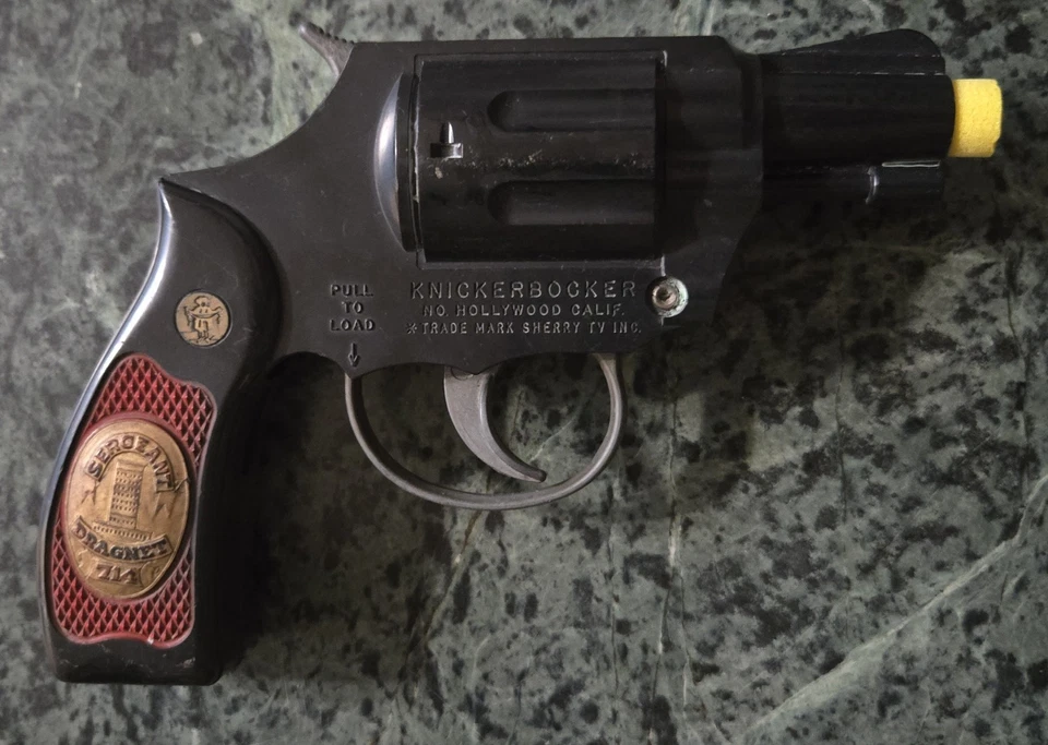 Pistola de tapa Knickerbocker Dragnet de colección Foto 2 de 4