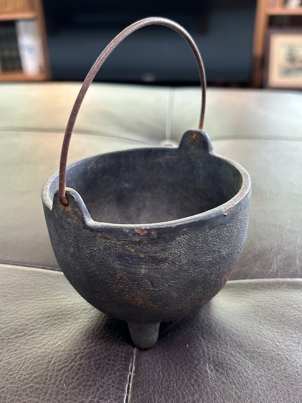 Vintage 3 X 4 3 Legs Cast Iron Pot Branded #3 / 2041