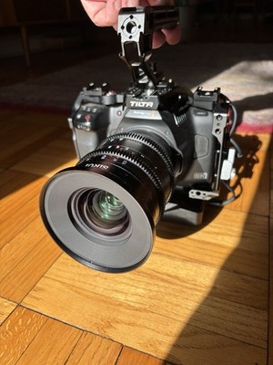 Blackmagic 6K Pro + Smallrig Power Bank, Cage, Sirui 35 mm T2 Cine Lens + extras