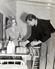A Clark Gable And Carole Lombard Black And White Holding Cups 4x6 Photo Print