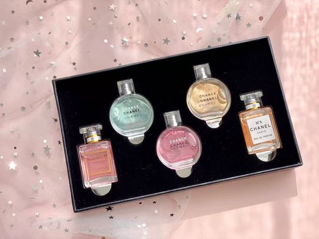 CHANEL Wardrobe Mini Perfume 5 Piece Set 7.5ml Black Box Set