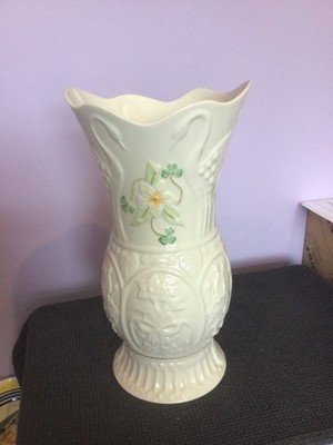 Belleek Irland Limerick Spitze Erbstück Vase 9,5'' hoch Porzellan Keramik sehr guter Zustand