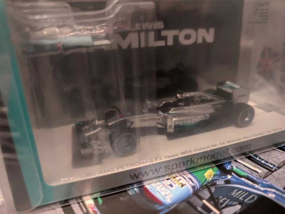 Spark 1:43 Mercedes-AMG W05 Abu Dhabi GP Hamilton SP642 OVP Neu - Bild 2 von 4