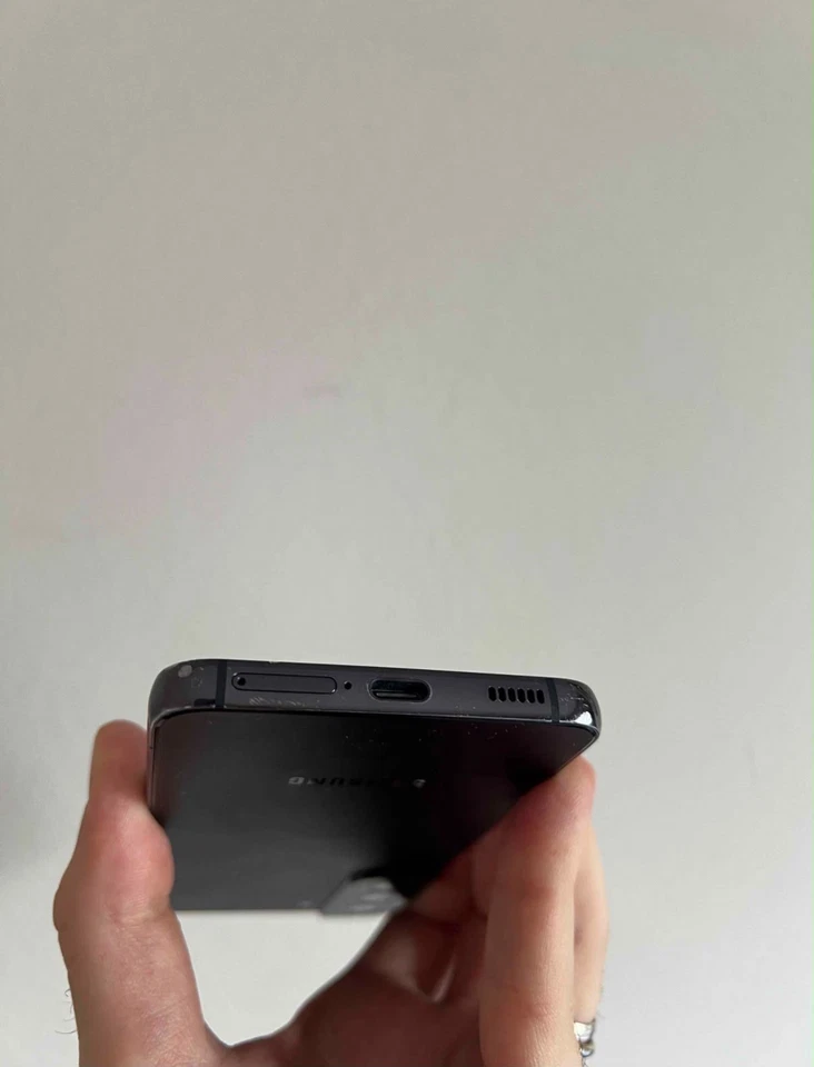Samsung Galaxy S22 · 128GB, foto 3 di 4