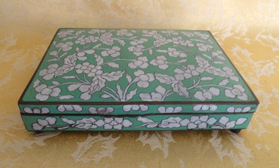 Antique Chinese Republic Period  Enamel Cloisonne Box Green With White Flowers