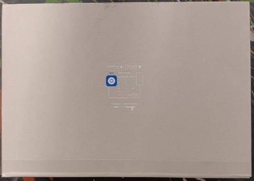 Ubiquiti Professional 8 PoE | 8-Port Managed Layer 3 Gig PoE Switch - Picture 3 of 5
