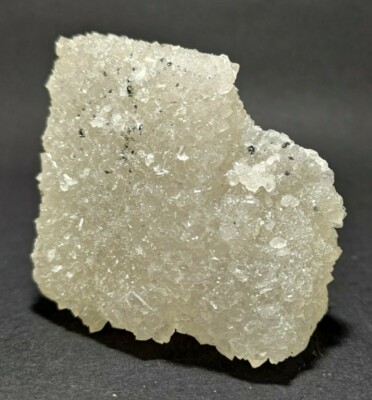 beautiful crystal of well formed mm quartz display mineral specimen J14