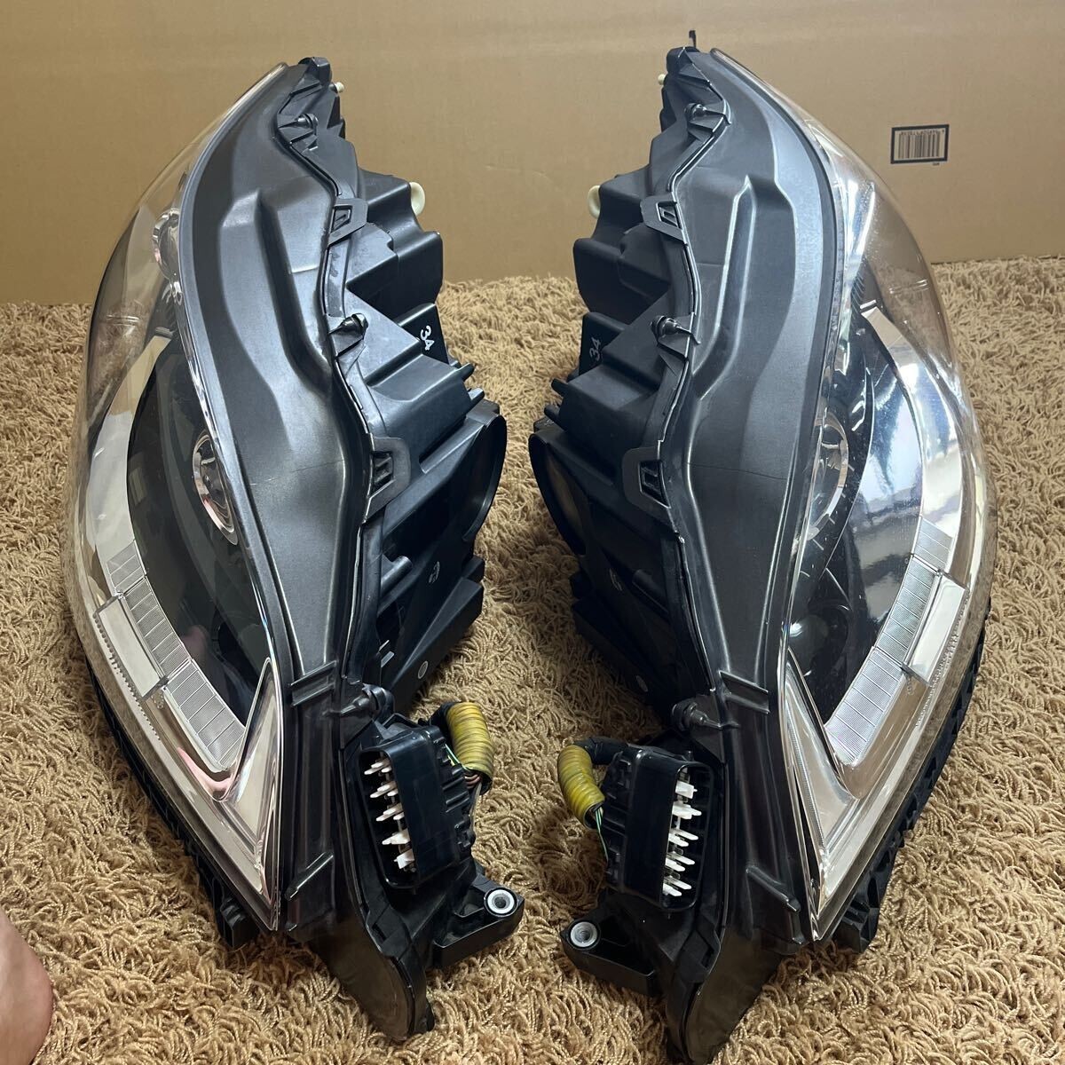 Lexus LS460/LS600 Late Model Headlight Assembly Left Cold Lexus LS460/LS600 Late Model Headlight Assembly Left Cold