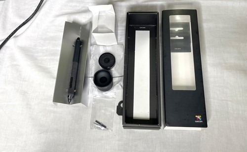 ๐ Wacom Cintiq 22HD Creative Pen Display โ Great Used Functional Condition ๐ - Afbeelding 5 van 10