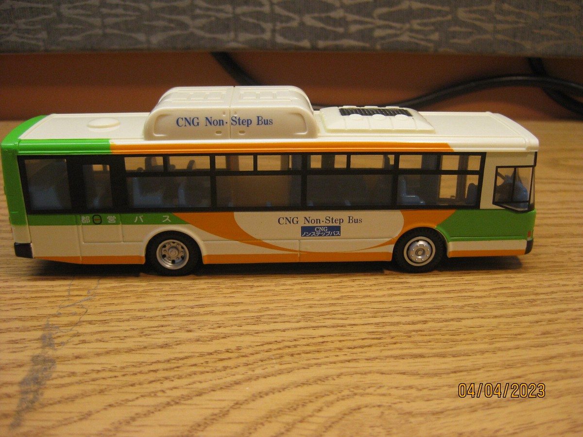 1/64 SCALE DIAPET #DK-4104 TOKYO CITY NON-STEP, CNG BUS -- CREAM