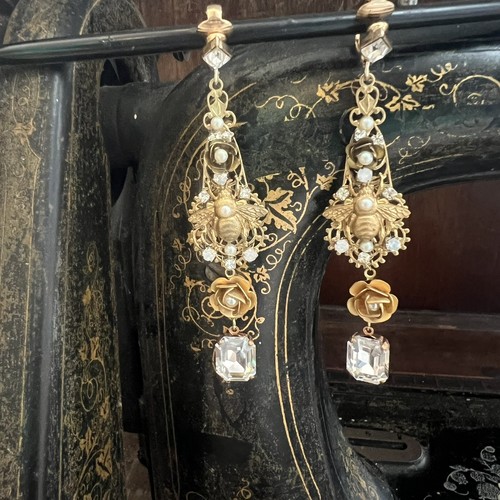 Vintage Gold-Plated Bee Pearl Drop on Filigree Base Emerald Cut Crystal Earrings - Picture 7 of 10