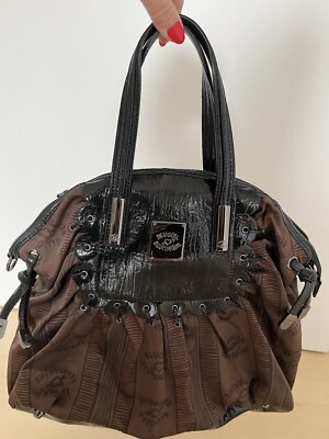 Tasche von Blugirl Blumarine braun mit schwarzem Lackleder 