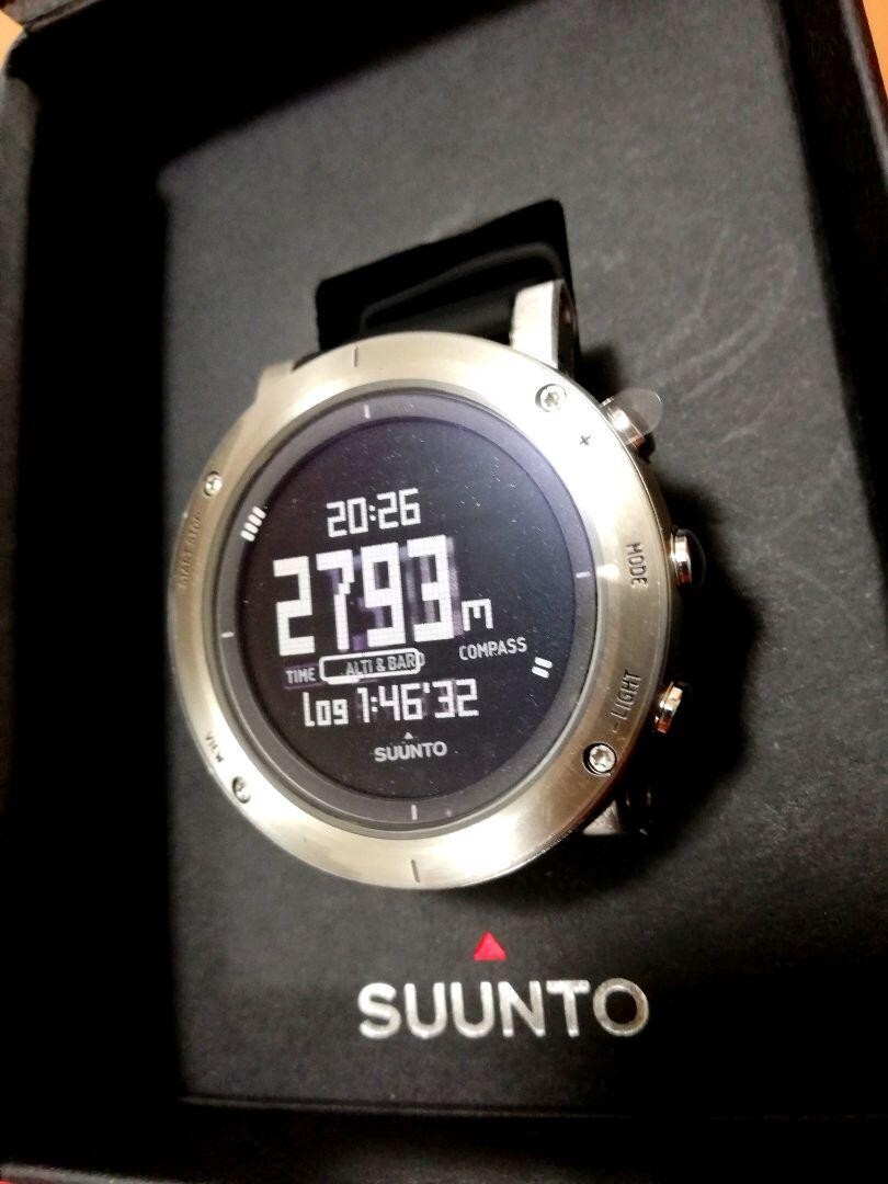 Suunto Core Brushed Steel Men's Premium Watch SS020339000