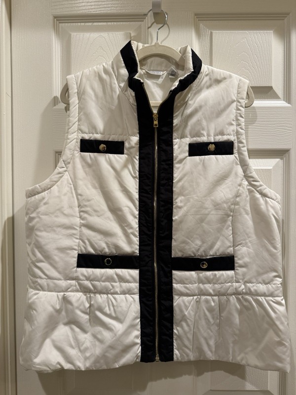Zenergy by Chicos White Puffy Warm Quilted Vest Gold Zipper Size Large Excellent
