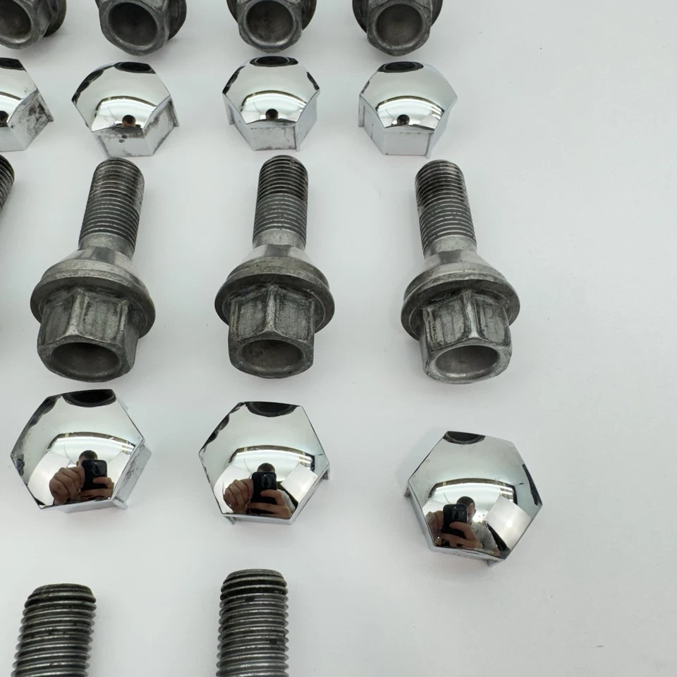 Volvo S60 2019-2025 llanta tuerca pernos pernos con tapa de cubierta OEM -juego- Foto 4 de 4