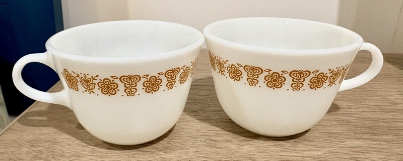2  Vintage Pyrex “Butterfly Gold” Milk Glass Coffee  Mug Cup C Handle