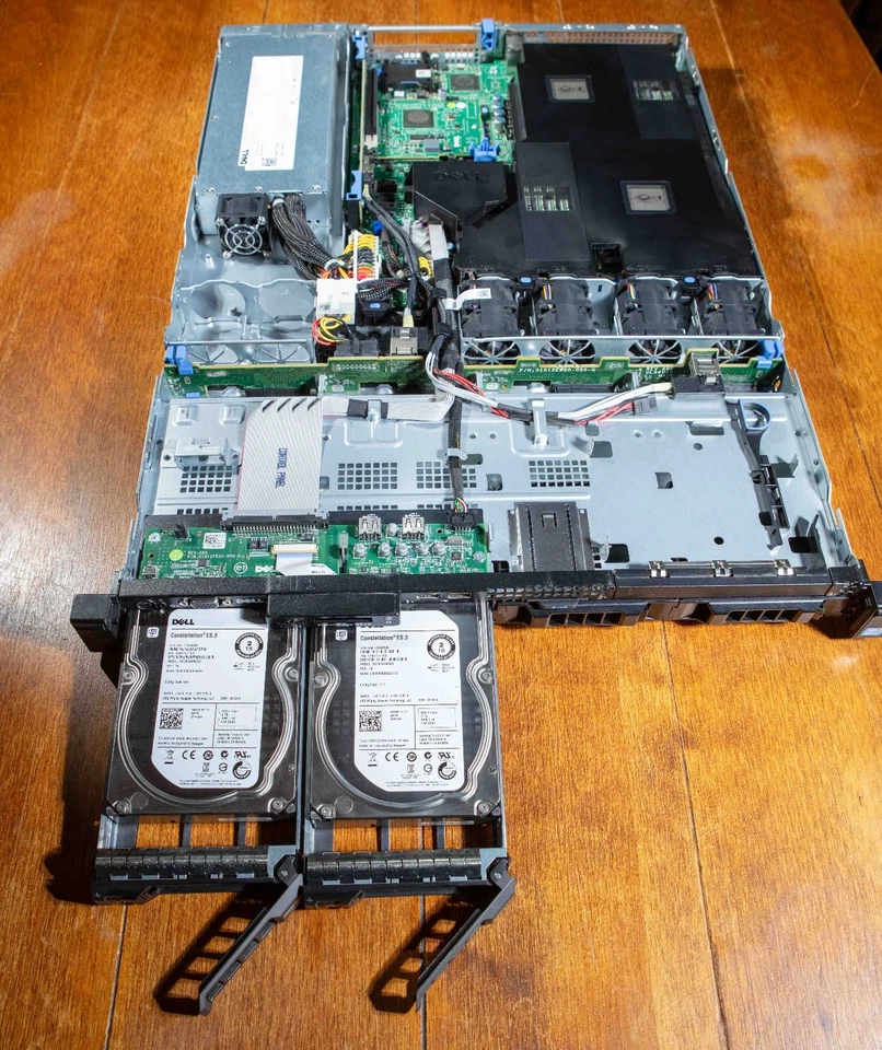 Servidor Dell PowerEdge R410 2x E5645 2,40 GHz, 32 GB de RAM, HDD de 4 TB Foto 4 de 4