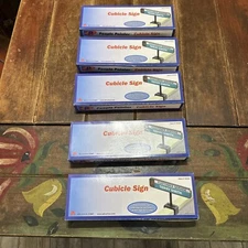 Advantus People Pointer Black Plastic Cubicle Sign - 9 x 2.5 Black (75334) Lot5