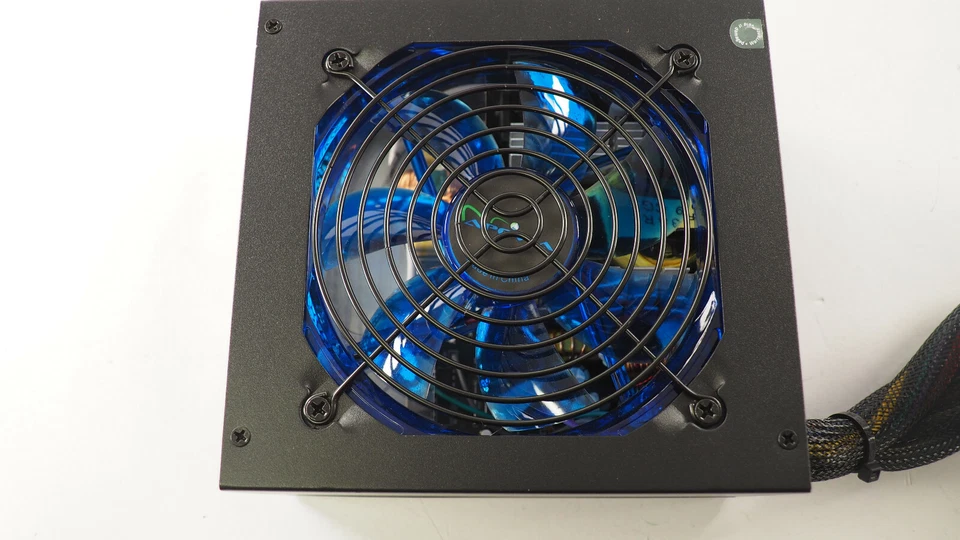 Apevia BEAST700W Power Supply Unit  - Image 3 of 4