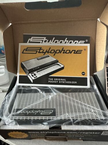 Stylophone The Original Pocket Electronic Synthesizer | Synth Musical Instrument - Foto 1 di 3