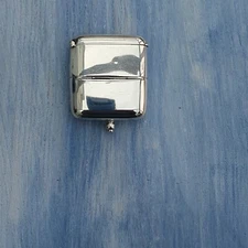 Solid Silver Sovereign Vesta Stamp Case 1911 by J Gloster (hs)