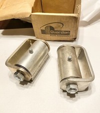 Guardian / LiftMaster 2100Z Standard Gate Hinge Flat Mount, (Zinc Plated) 1 Pair