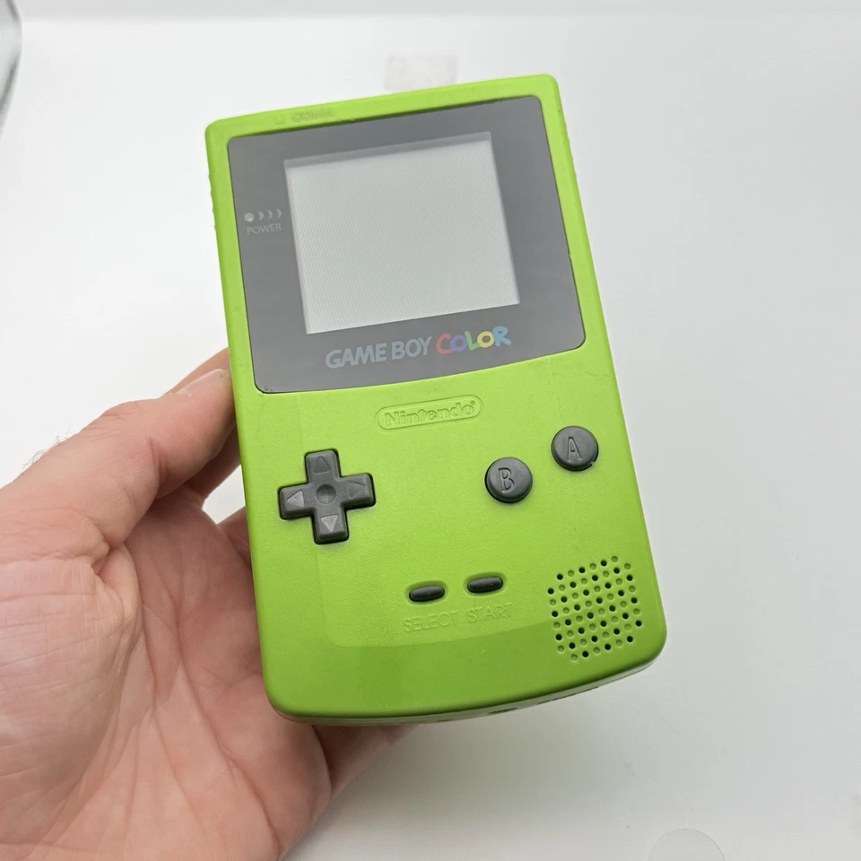 NINTENDO GAME BOY COLOR VERDE - ORIGINALE - TESTATO E FUNZIONANTE - Immagine 2 di 4
