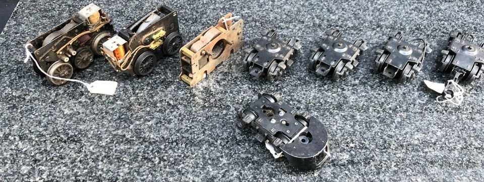 Vintage Lionel Postwar F3 Trucks/Locomotive Motors 8pcs - Image 2 of 3