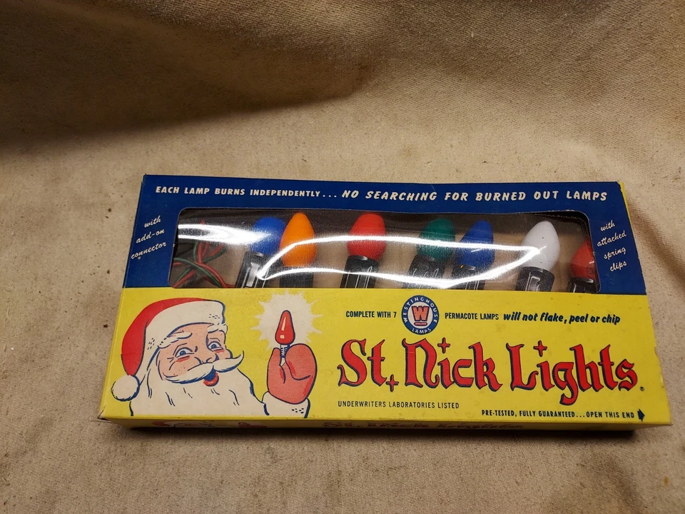 ST NICKS CHRISTMAS LIGHTS TESTED WORKING  WITH ORIGINAL BOX + 4 EXTRA BULBS USED - Image 3 of 4