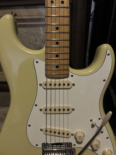 Fender Player II Stratocaster Electric Guitar - Hialeah Yellow - Picture 5 of 8